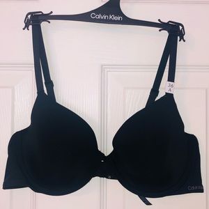 Calvin Klein lightly lined bra (36A)
